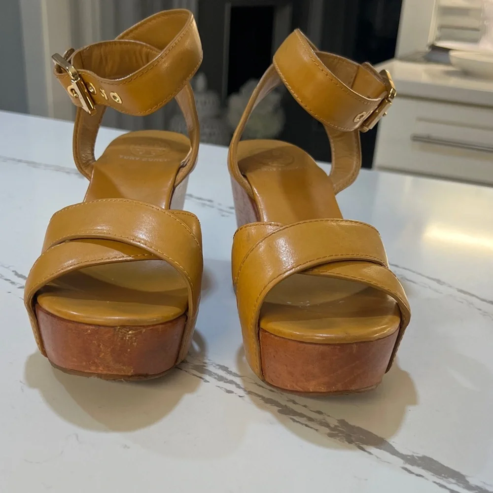 Tory Burch Tan Almita Wood Platform Leather Wedges size 7.5M